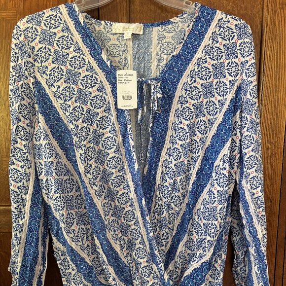 NWT Women's Asymmetrical  Open Front Blouse Size Medium - Picture 1 of 4